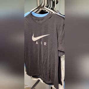 Men's Medium Nike Short Sleeve Shirt EUC